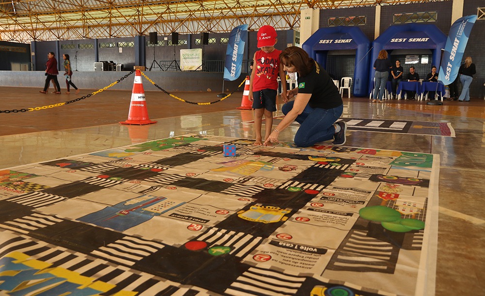 Parque infantil de trânsito de segurança escola de condução regras