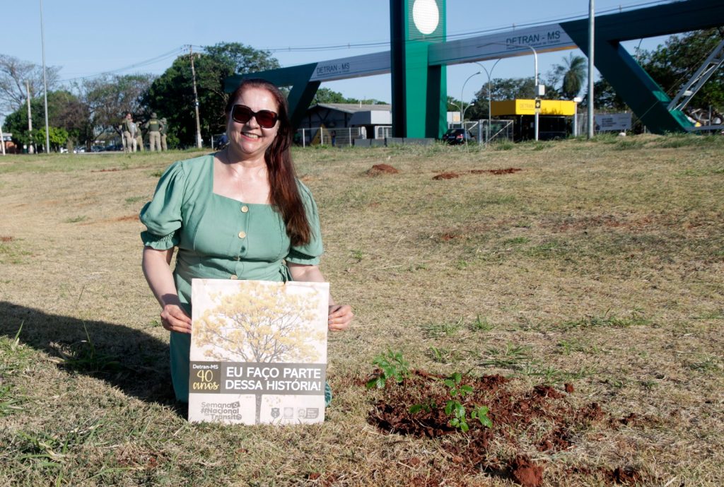 >Edna está no Detran desde 1990 e sempre envolvida com a educação