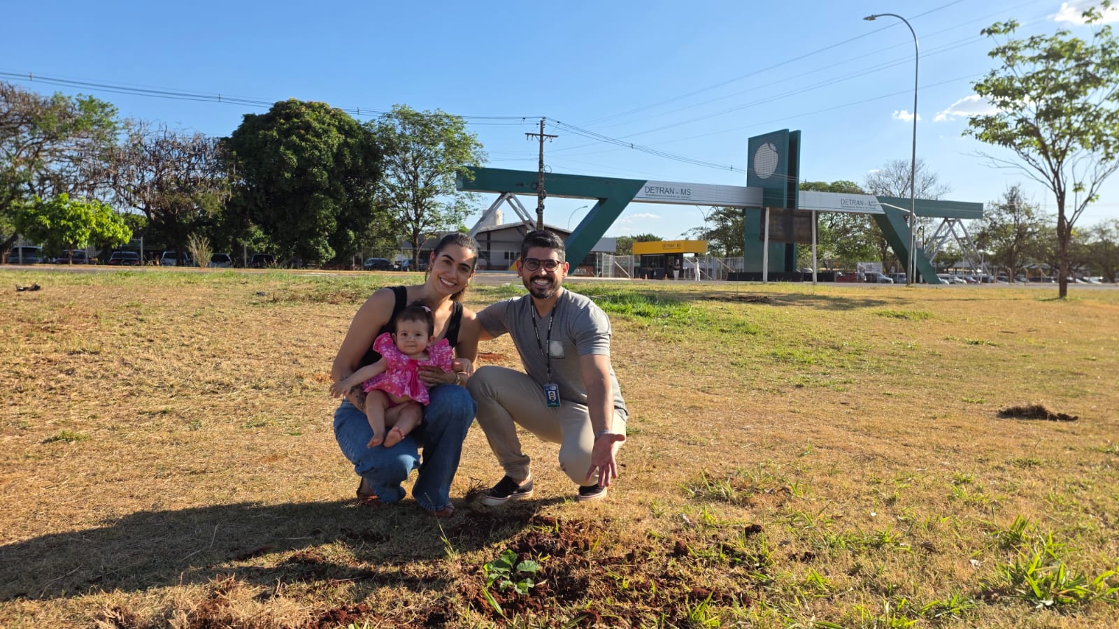 >Atayde, a esposa Carol, e a filha Maria Liz