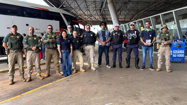Ação educativa “Embarque Legal” orienta passageiros no Terminal Rodoviário de Campo Grande