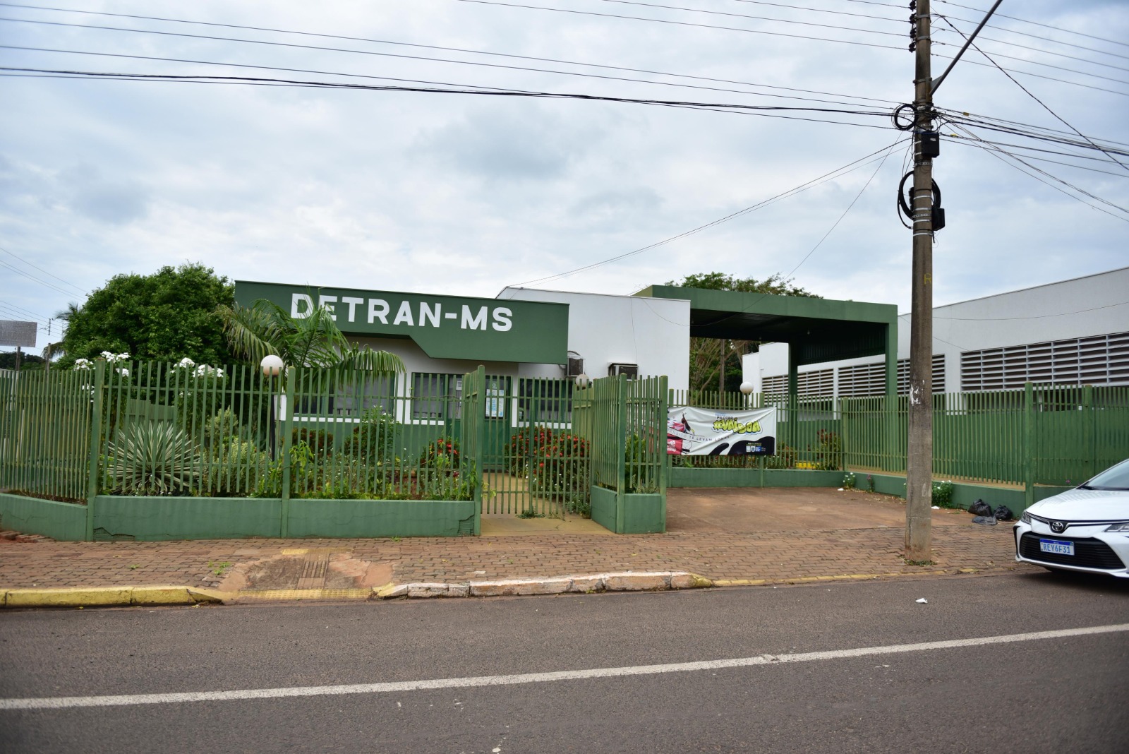 fachada da agência do Detran de Anaurilândia