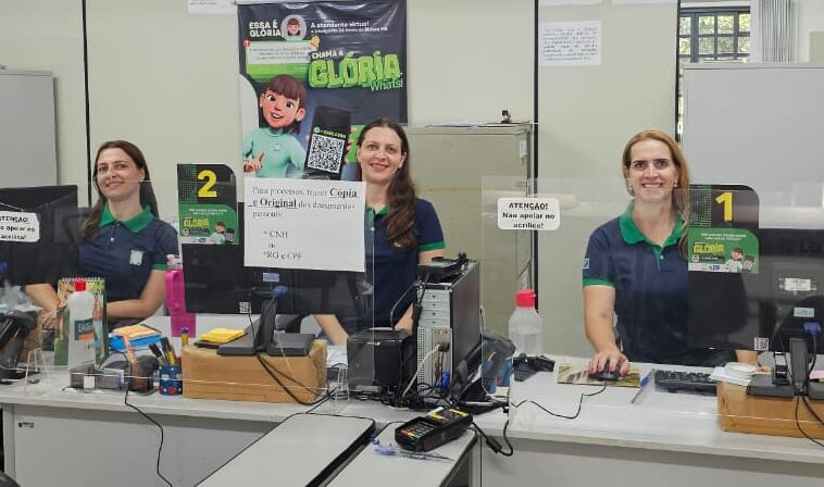 Irmãs Kossa na agência do Detran de Bonito